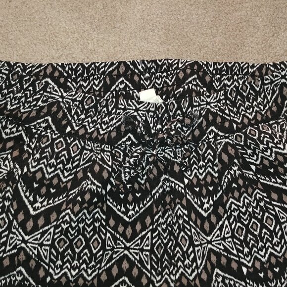 Garage Items, Cotton Shirt & Jogger , Size Small, Comfy clothes for your day off - Picture 6 of 7